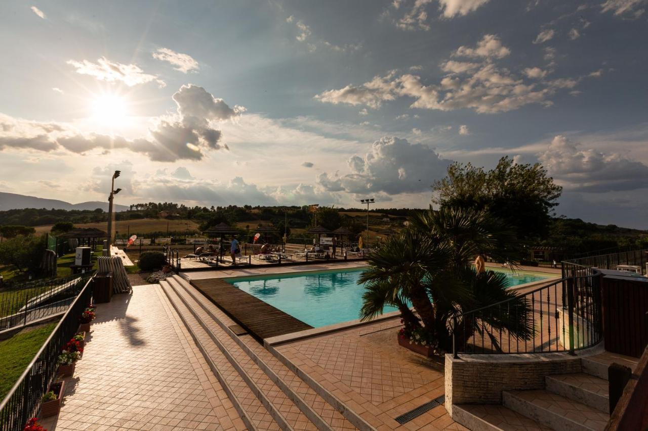 Agriturismo Agrileisuretime สโปเลโต ภายนอก รูปภาพ